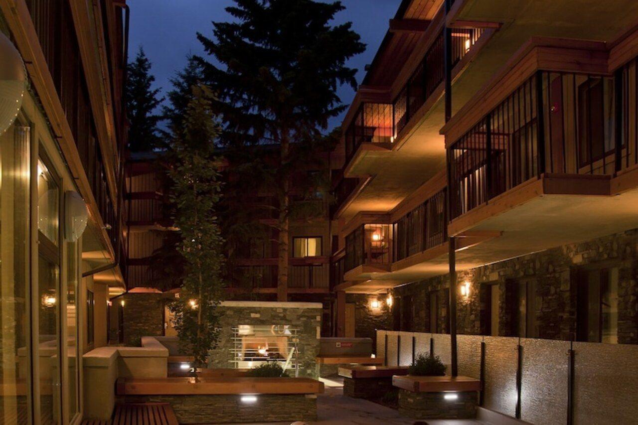 Banff Aspen Lodge Экстерьер фото