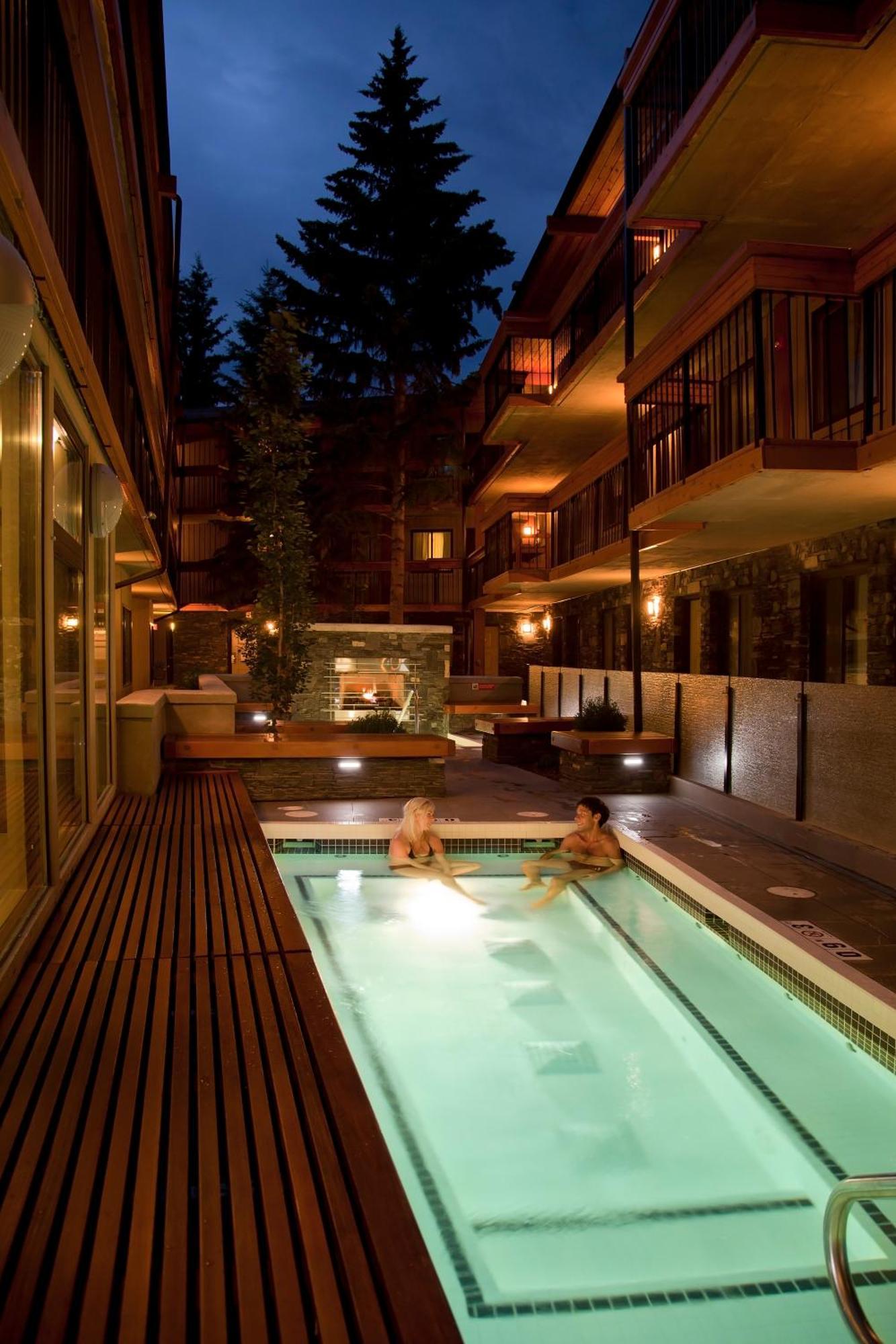 Banff Aspen Lodge Экстерьер фото